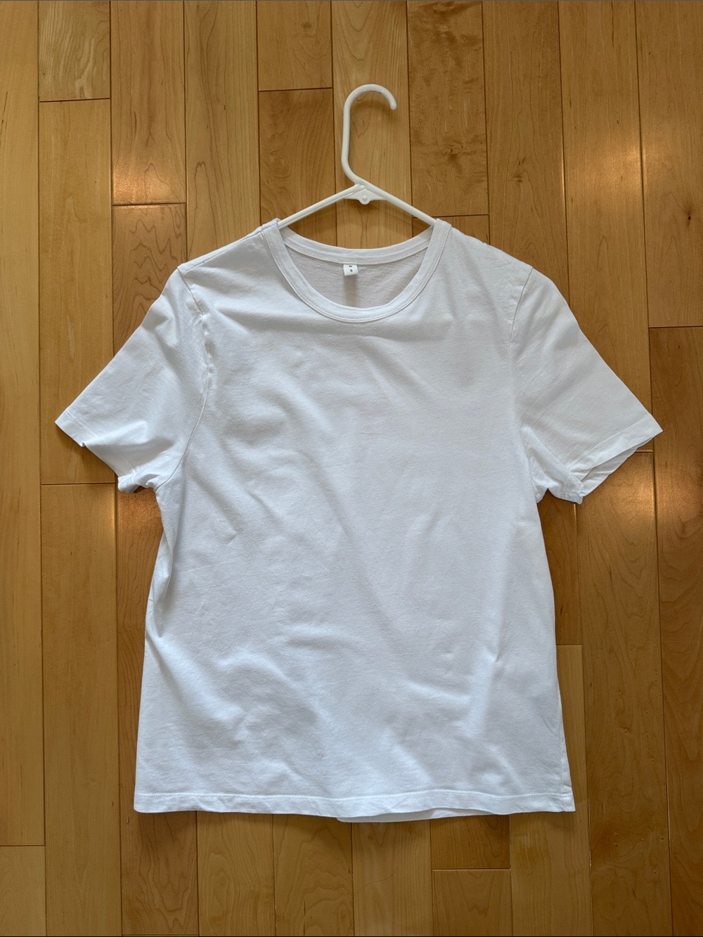 KOTN White Short-Sleeve Crewneck Tee